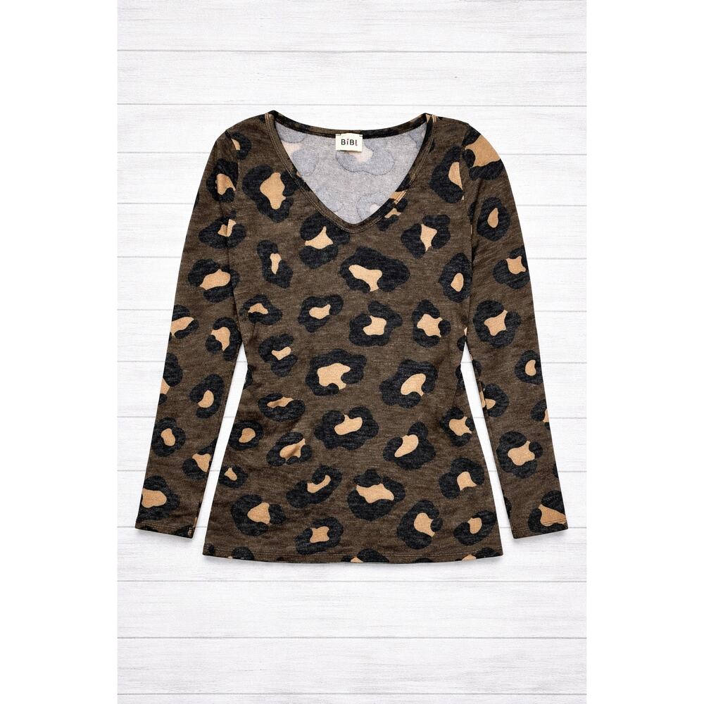 Women’s BiBi Leopard Print Long Sleeve V-Neck Top- size small